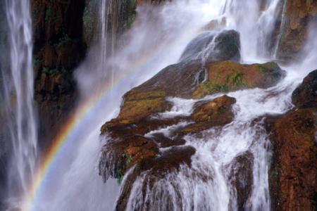regarder la beauté de se cascade il s'apelle 